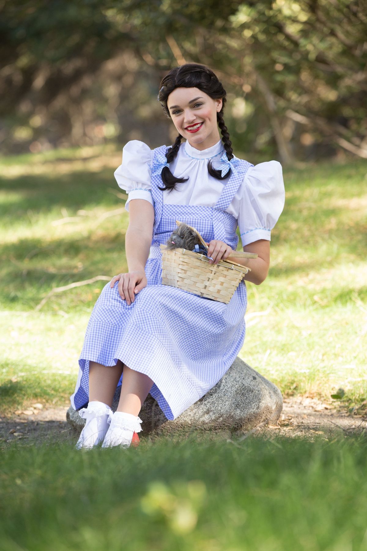 Hire Dorothy for parties